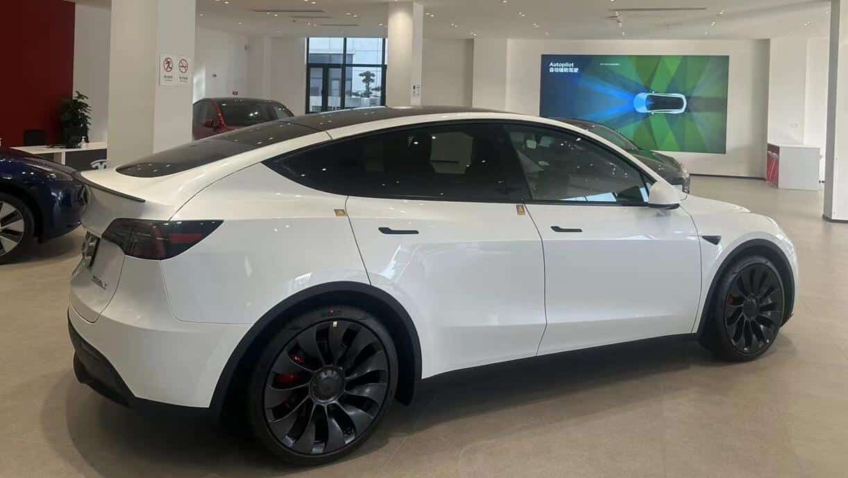 Tesla sharply cuts prices of entire Model 3 and Model Y lineup in China
