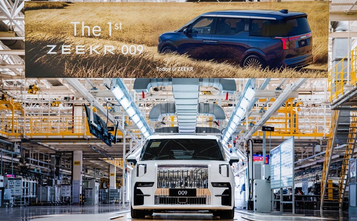 Zeekr sees 1st Zeekr 009 production vehicle roll off line