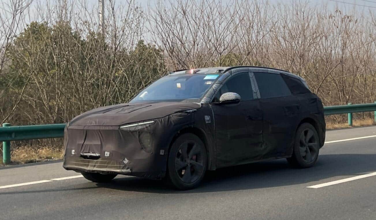More spy photos of Nio's new ES6 revealed