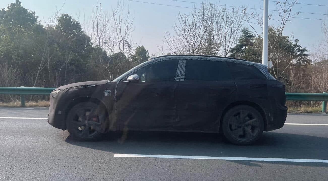 More spy photos of Nio's new ES6 revealed