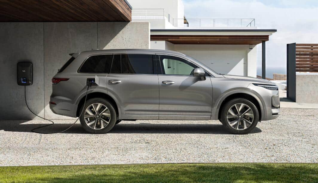 Li Auto to build charging stations at 'Nio pace', report says