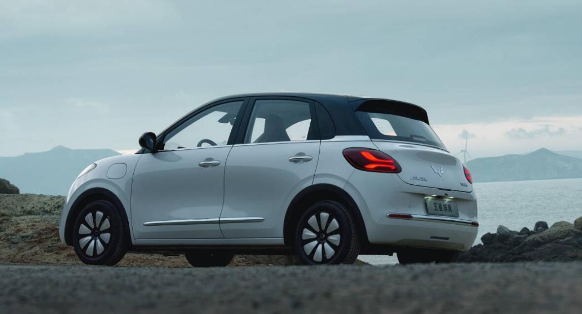 SAIC-GM-Wuling launches new EV model, price from ,680