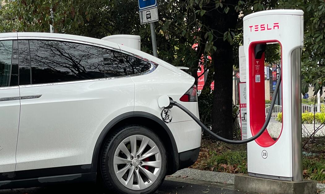 Tesla offers new Model S and Model X buyers 3 years of free supercharging benefits along with price hike in China