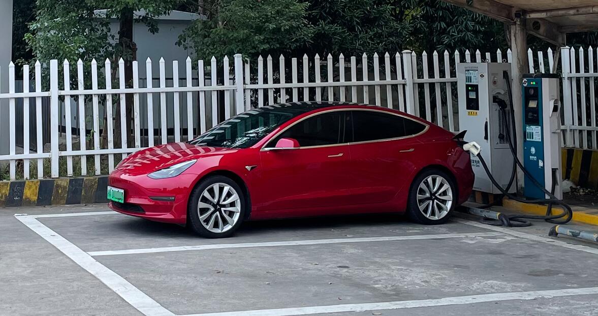 Shanghai official hints at support for Tesla's FSD rollout in China