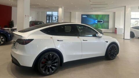 Musk meets with more officials as he begins 2nd day of China visit