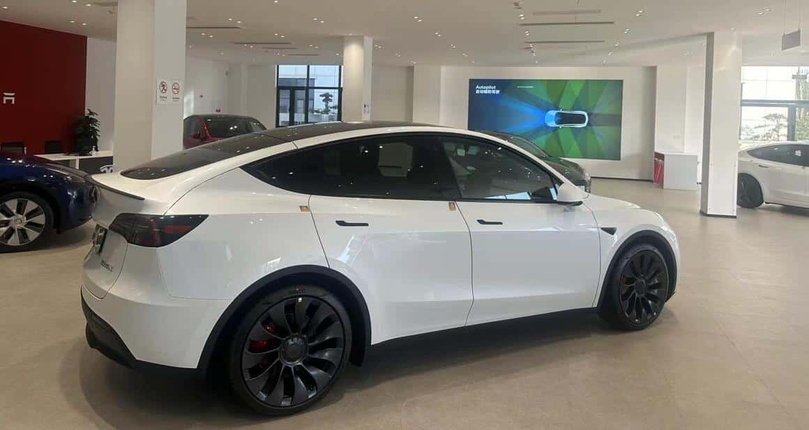 Musk meets with more officials as he begins 2nd day of China visit