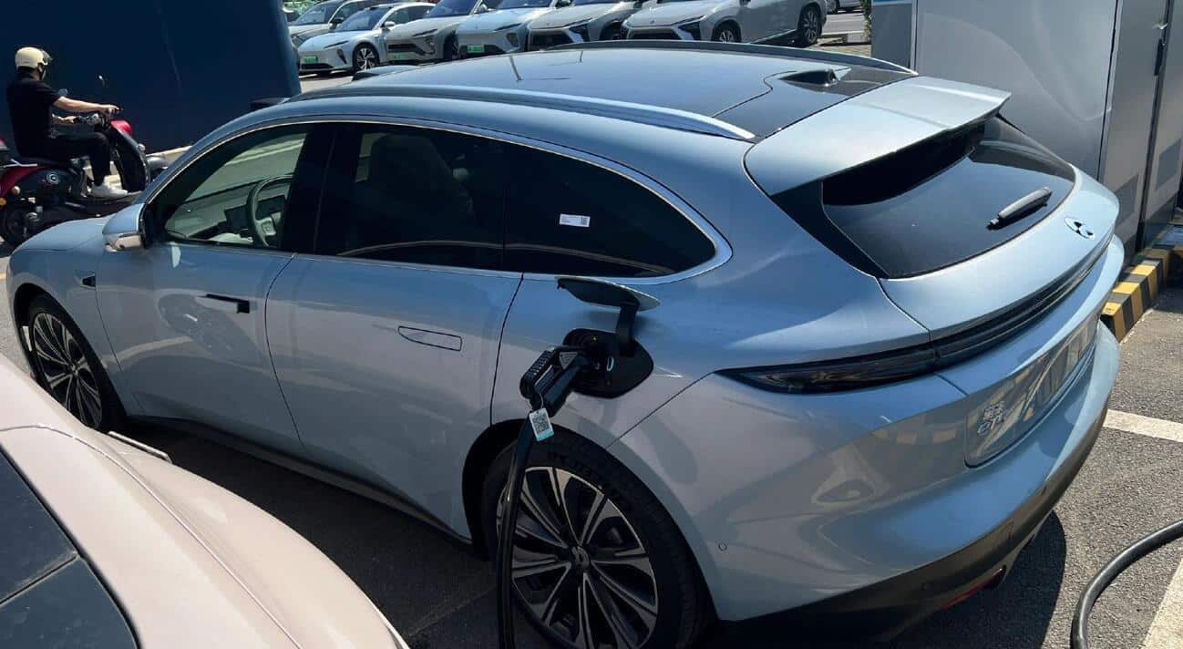 ET5 Touring said to be available at Nio showrooms in China starting Jun 10