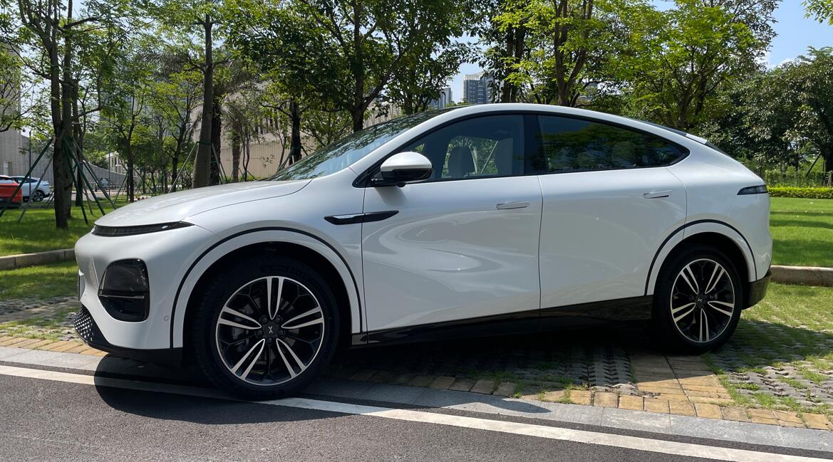 Xpeng begins pre-sales of G6 with starting price significantly lower than Tesla Model Y