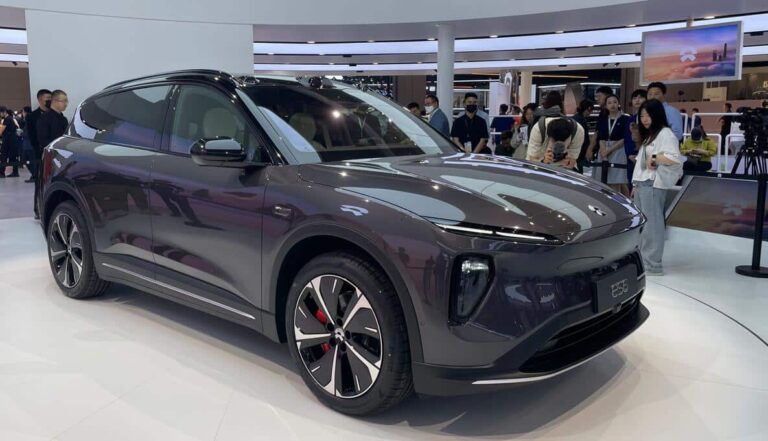 Nio cuts starting prices by $4,200 for all models and makes battery swap benefits optional