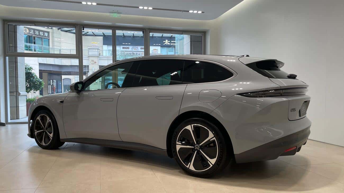 Store visit: First impression of Nio ET5 Touring