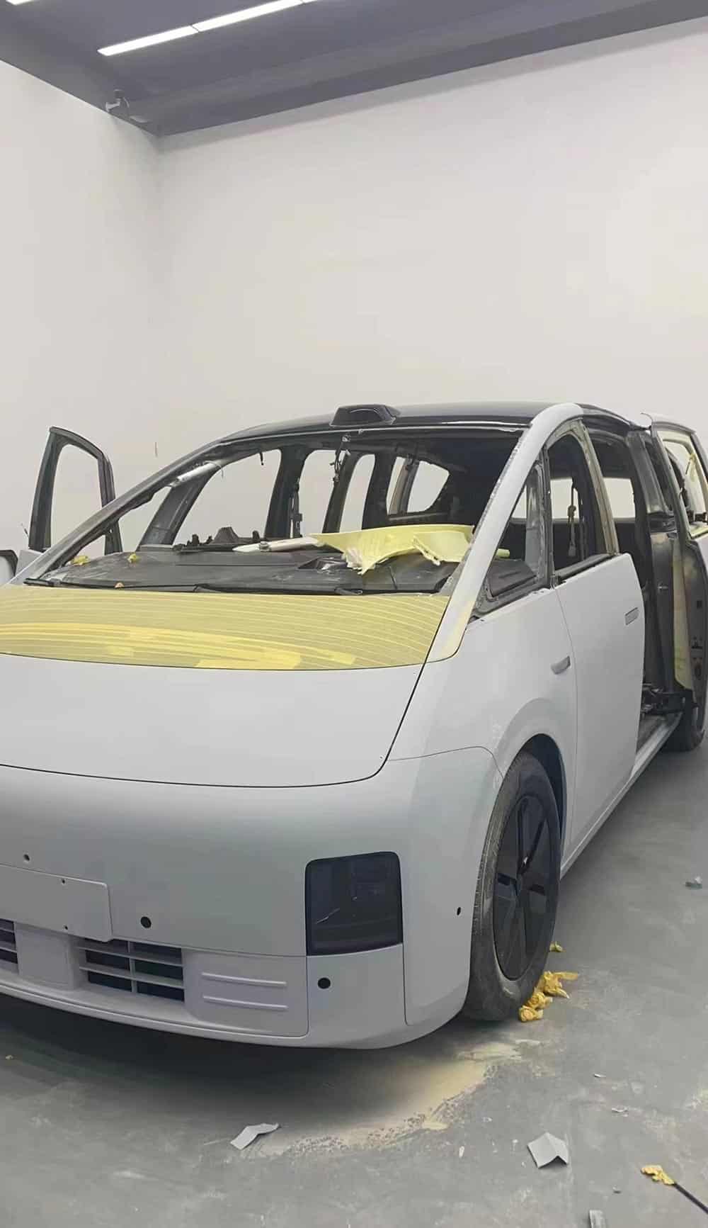 Prototype rumored to be Li Auto's Li Mega revealed on Chinese social media