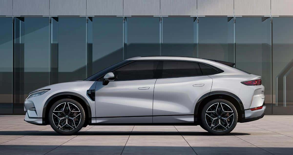 BYD starts warming up for shooting brake SUV Song L