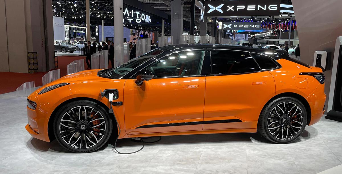 Zeekr extends some store hours to midnight after price cut