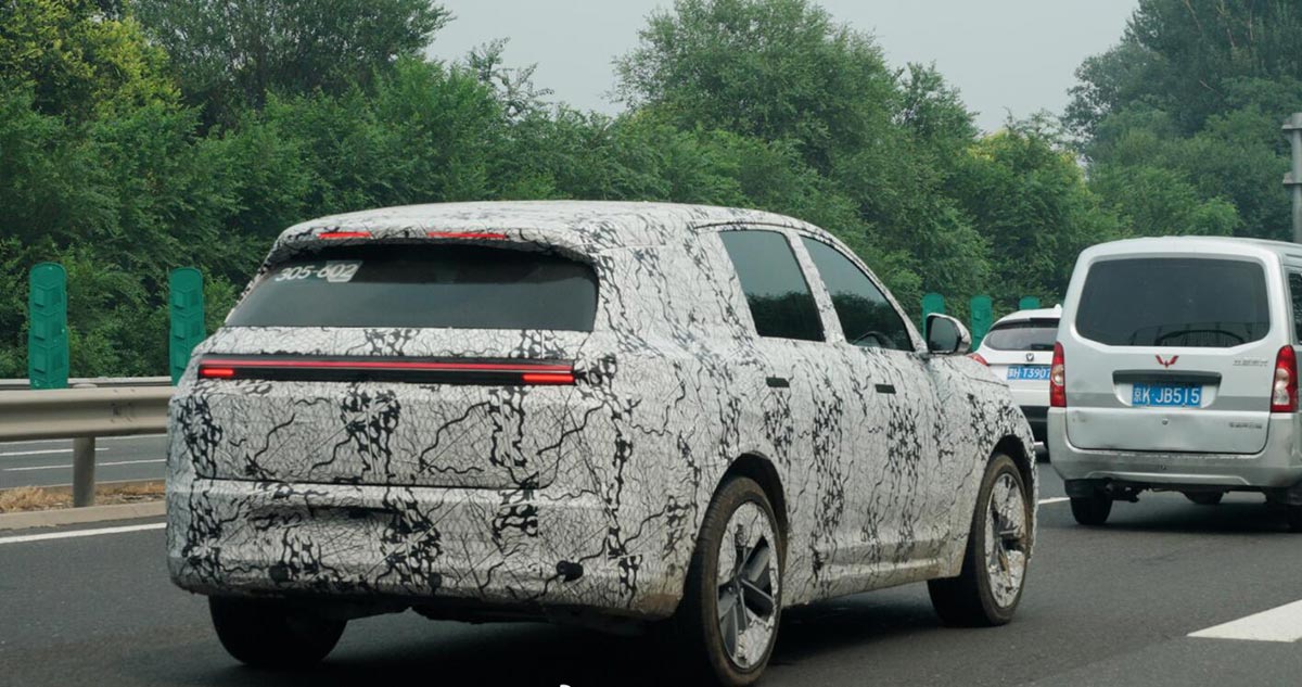 Spy shots: Li Auto's Li L6 spotted on road tests