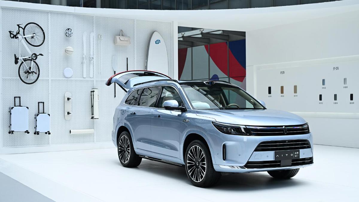 Huawei-backed Aito launches new M7, set to intensify competition in China's EREV market