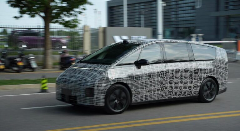 Li Auto's 1st BEV, Li Mega, looks like Chinese high-speed rail train, video shows