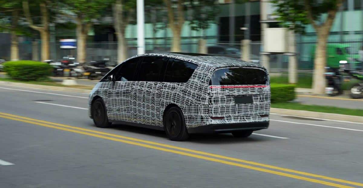 Li Auto's 1st BEV, Li Mega, looks like Chinese high-speed rail train, video shows