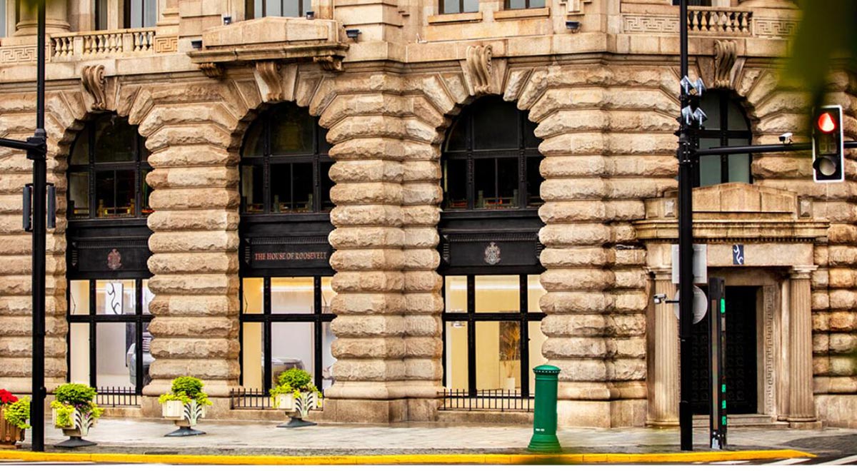 BYD Yangwang's 1st store opens in Shanghai, aims to have over 90 in China by year-end