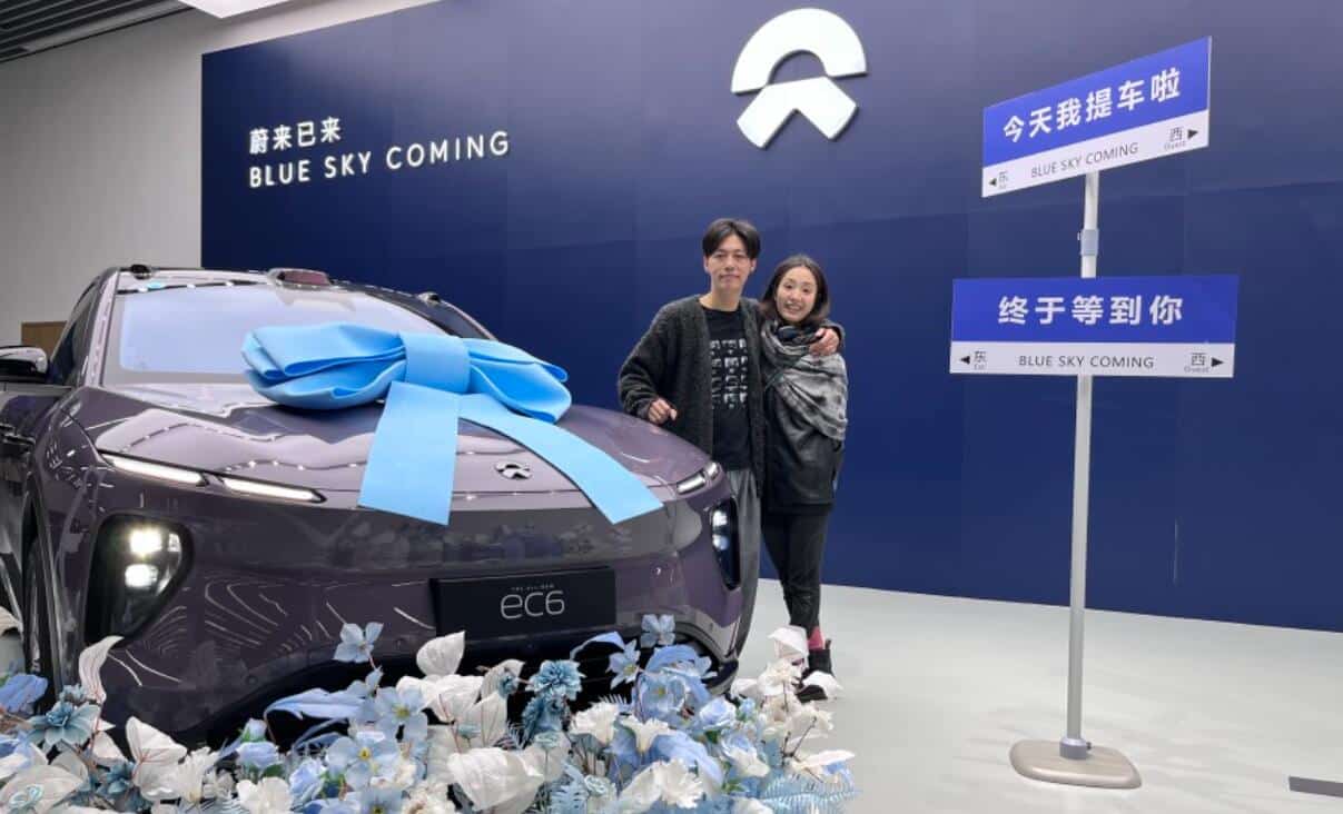 Actor in Nio's new EC6 launch event, buys an EC6