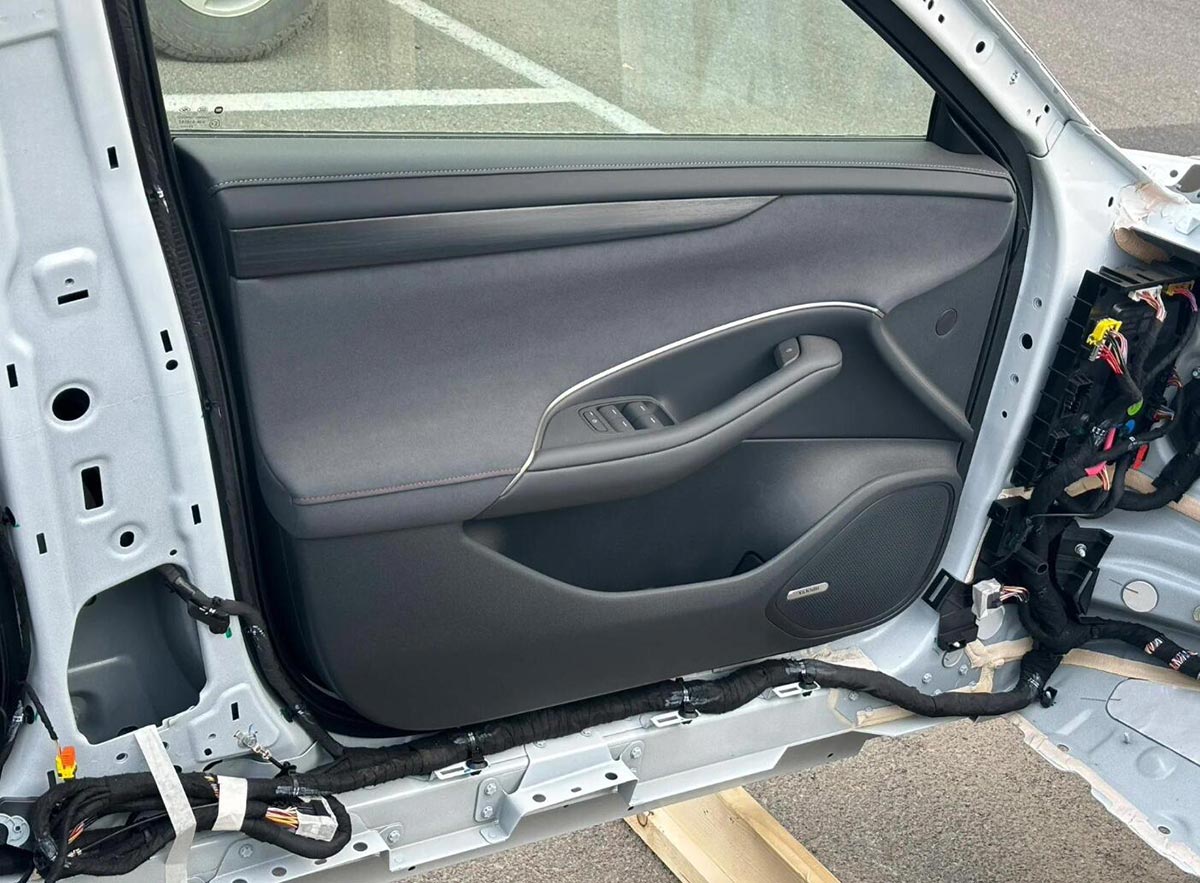 Spy shots of Xiaomi's 1st EV model show design details