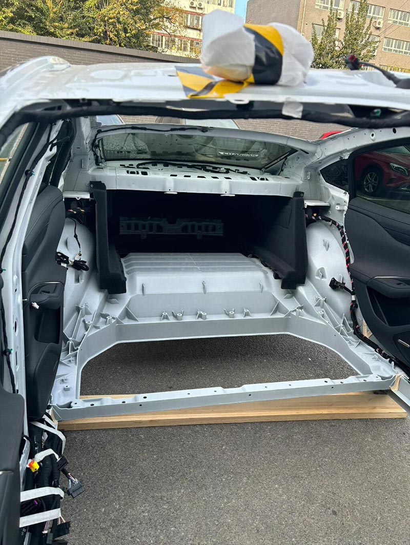 Spy shots of Xiaomi's 1st EV model show design details