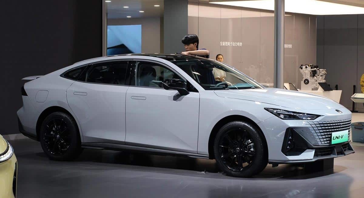 China's NEV retail sales at 222,000 in Nov 1-12, down 2% from same period last month