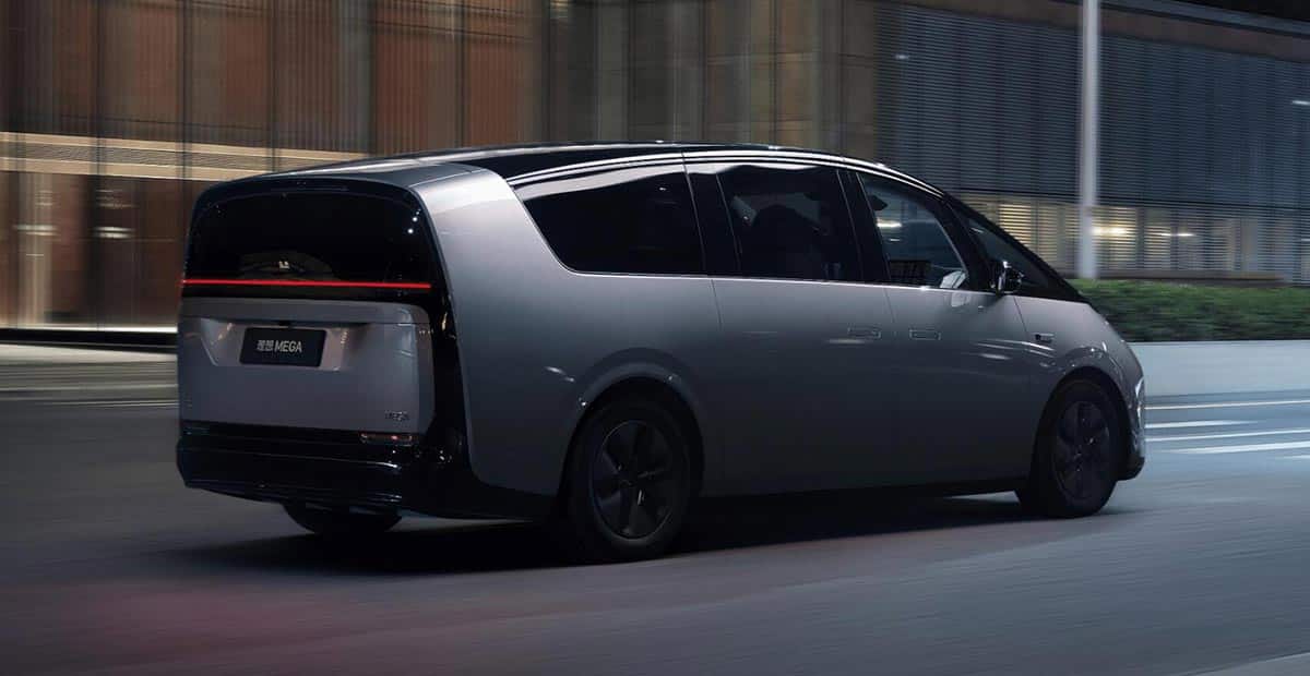 Li Auto officially unveils its 1st BEV Li Mega and starts pre-sales