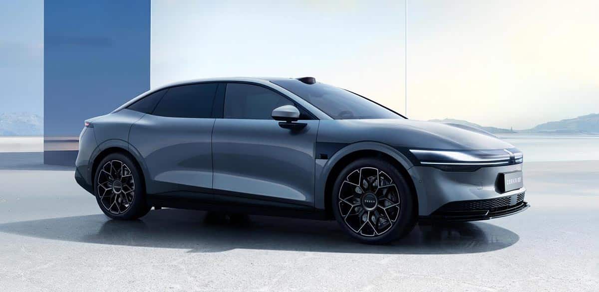 Zeekr's 1st sedan Zeekr 007 debuts, gets over 5,000 orders 30 minutes after pre-sale begins