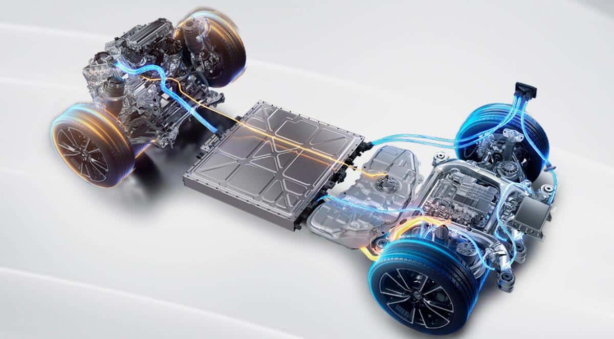 Voyah unveils PHEV variant of flagship sedan, gets over 10,000 pre-orders in 5 hours