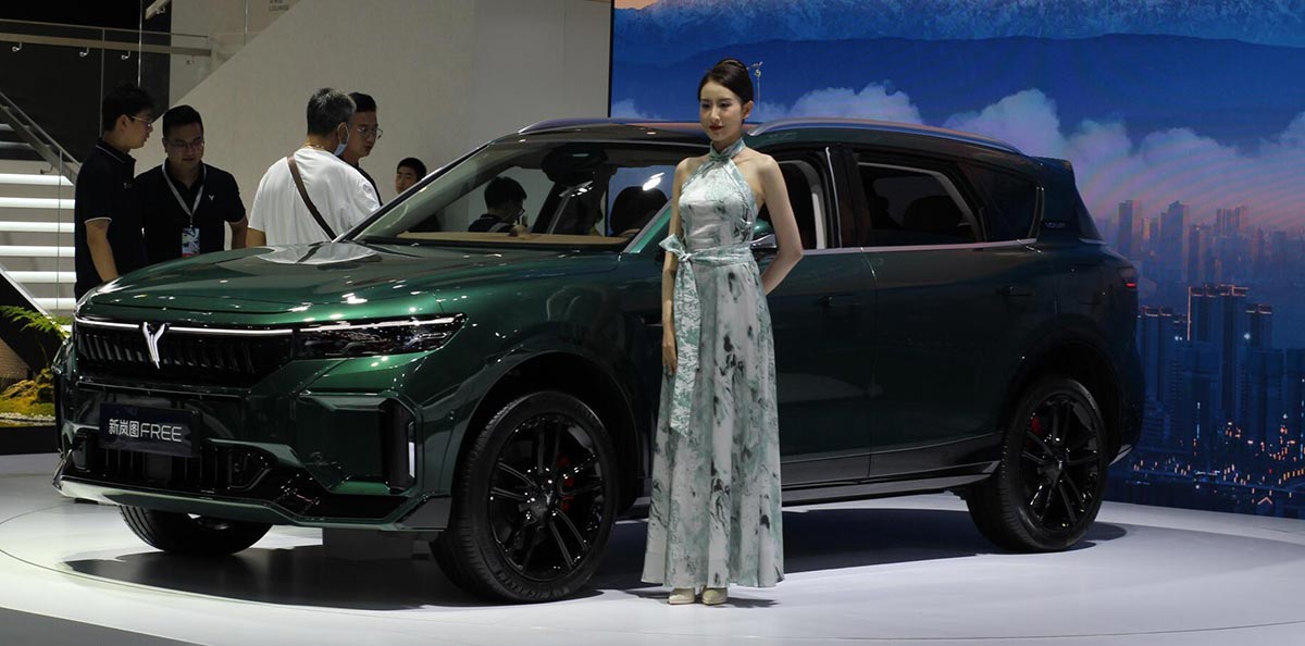 China's NEV retail sales in Nov 1-19 at 402,000, up 2% from same period last month