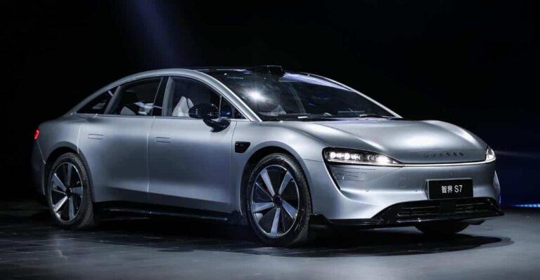 Huawei launches Luxeed S7 electric sedan with up to 855 km range