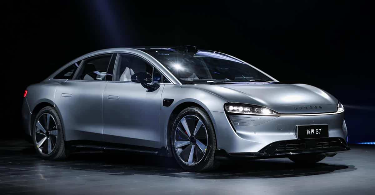 Huawei launches Luxeed S7 electric sedan with up to 855 km range