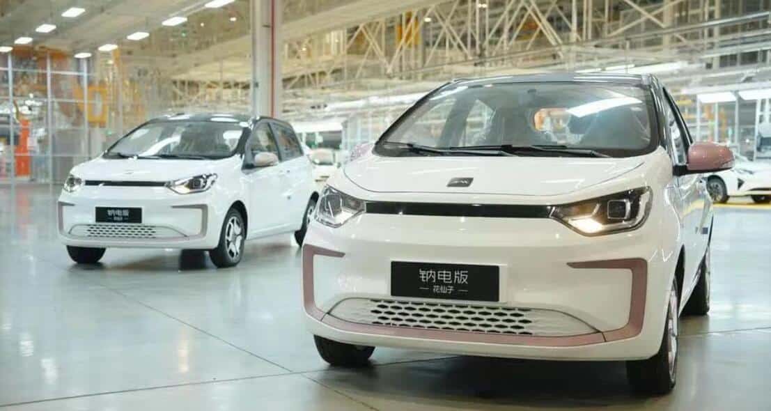 Two EV models powered by sodium-ion batteries roll off line in China