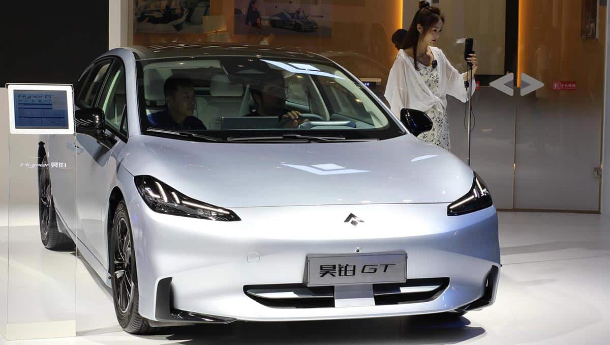 China NEV retail sales at 114,000 in Jan 1-7, down 12% from same period last month