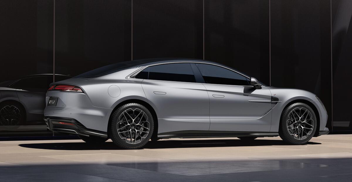 BYD Yangwang reveals more specs and images of U7 sedan