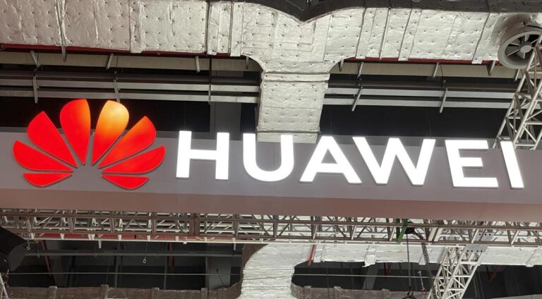 JAC says its luxury EV built with Huawei expected to hit market in 2025