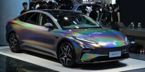 China's NEV retail at 165,000 in Feb 1-17, down 44% from same period last month