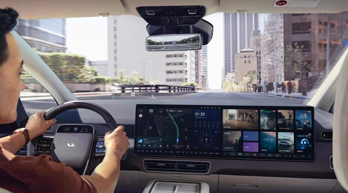 Li Auto officially enters BEV segment with Li Mega launch; rolls out updated L-series models