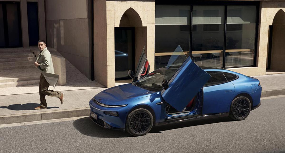 Xpeng launches new P7i variant with scissor doors, offers ,550 limited time discount
