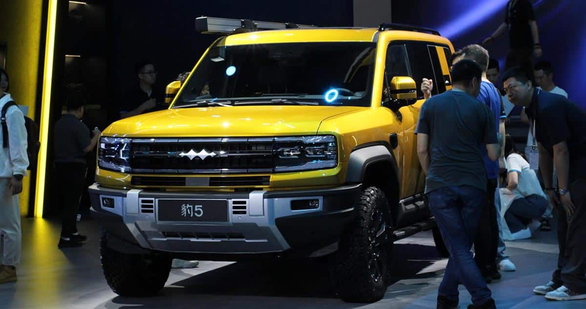 China eases auto loan policy to spur consumption