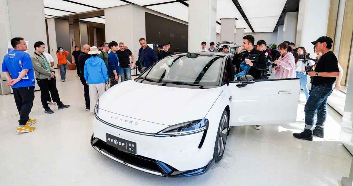 Luxeed S7 expected to deliver over 4,500 units in Apr, says Huawei's Richard Yu