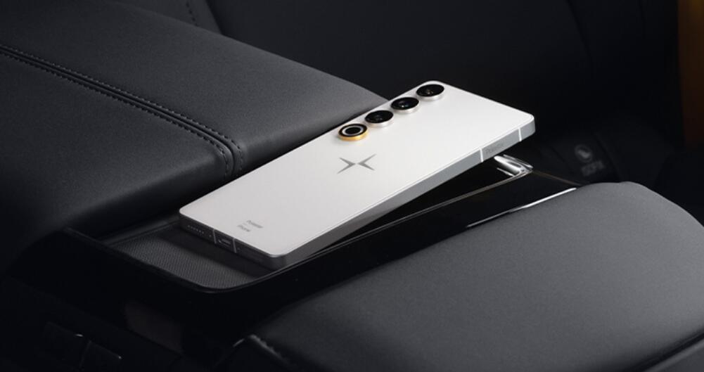 China FAW to launch high-end smartphone under Hongqi brand