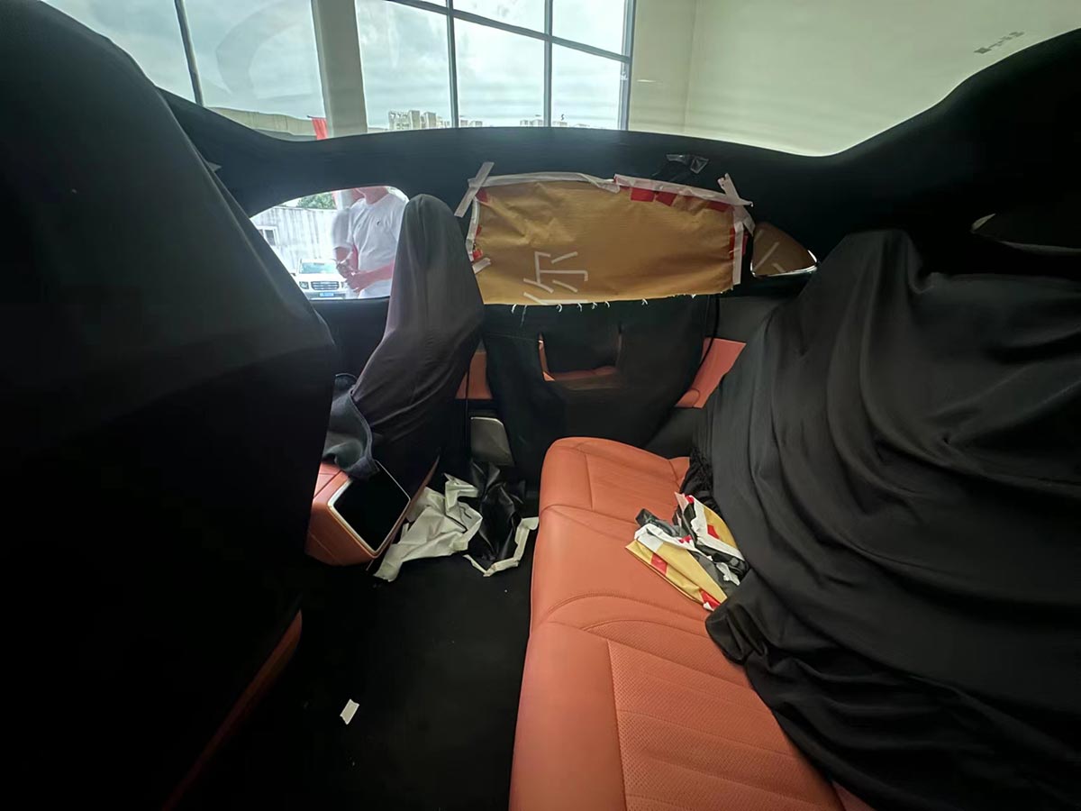 Spy shots reveal interior of Nio Onvo L60