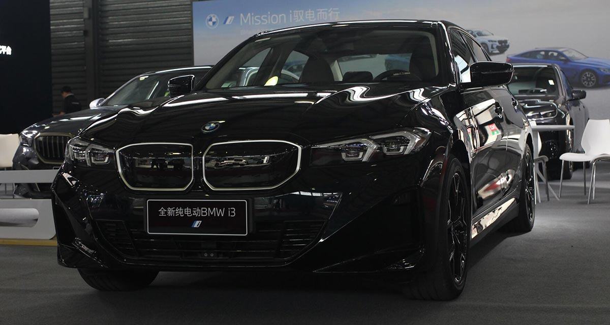 German luxury brands back away from China's auto market price war