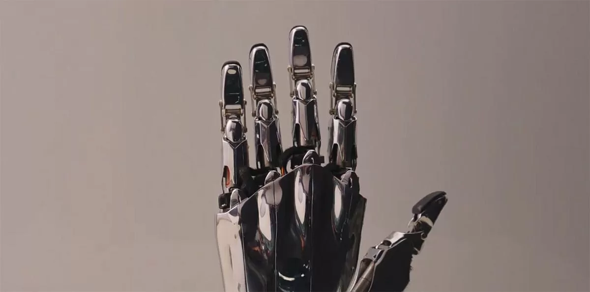 Xpeng's AI robot can complete reservation for Mona M03, video shows