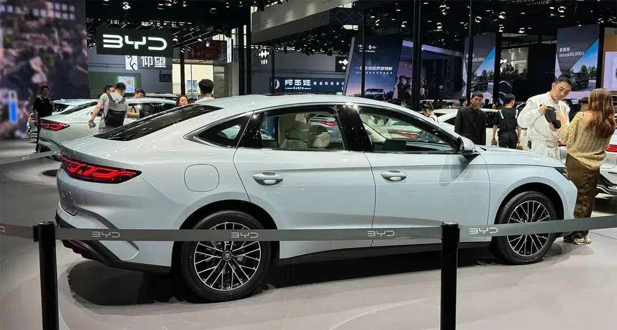 BYD's workforce exceeds 900,000, with nearly 110,000 R&D personnel