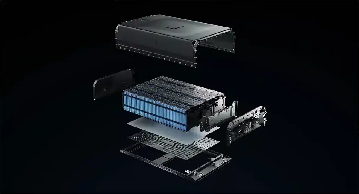 CATL launches battery with 15-year lifespan for electric buses