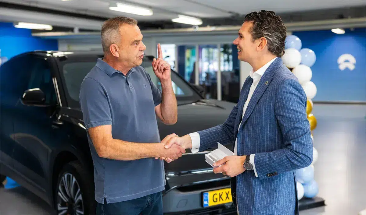 Nio starts deliveries of new ES8 in Europe