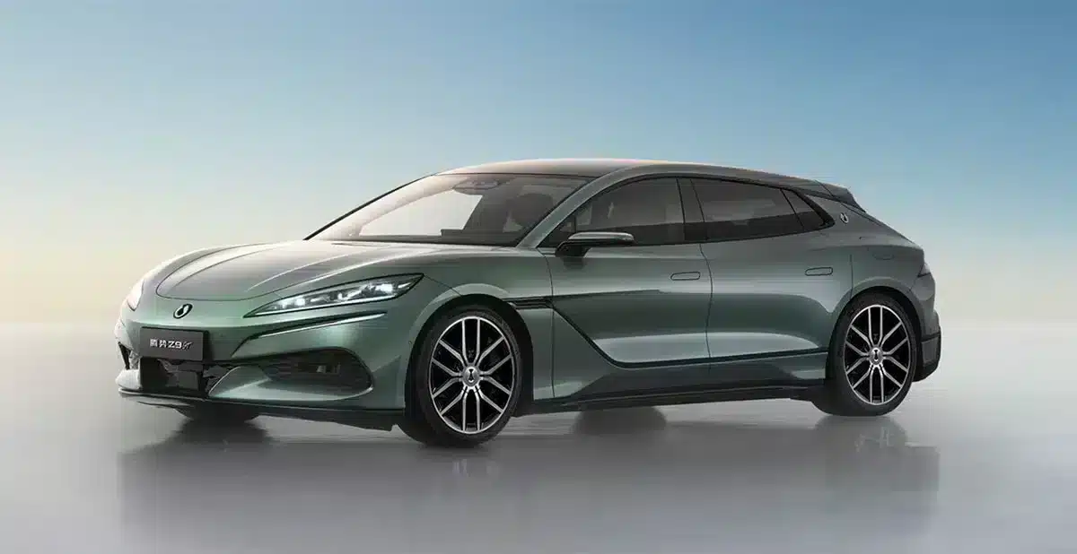 BYD Denza launches tri-motor-equipped Z9GT with starting price of ,460