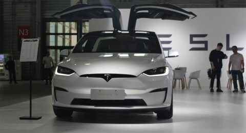 Tesla again allows limited-time FSD transfers in China